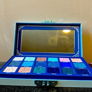 Jeffree Star Cosmetics Blue Blood Eyeshadow Palette
